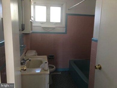 224 Clementon Rd, Berlin, NJ 08009 - photo 5