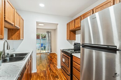 007-5523 E 34th Ave Interior MLS-05