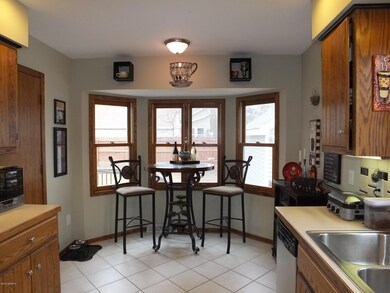 1138 Arlington St NE, Grand Rapids, MI 49505 - photo 5