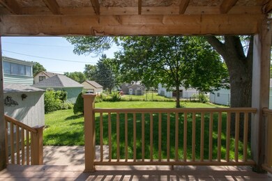 410 Iowa St, Cedar Falls, IA 50613 - photo 4