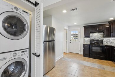full size washer and dryer remain