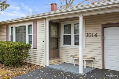 unlisted-address, Lake In the Hills, IL 60156 - photo 2