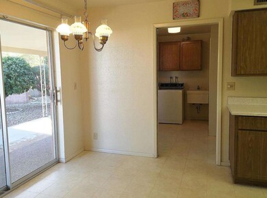 EAT-IN KITCHEN
