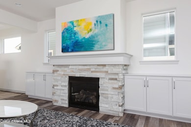 6 - Great Room