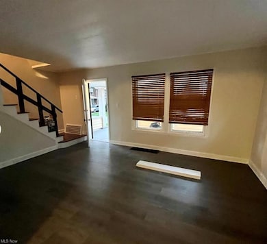 1354 Penhurst Rd, Cleveland, OH 44110 - photo 2