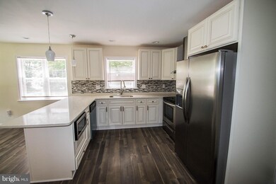 16028 Carroll Ave, Woodbridge, VA 22191 - photo 5
