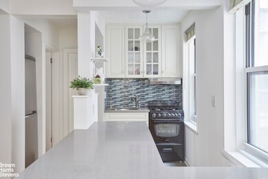 30 Monroe Place unit 1F, Brooklyn, NY 11201 - photo 3