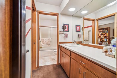 2nd Bedroom Bath_dsc2687