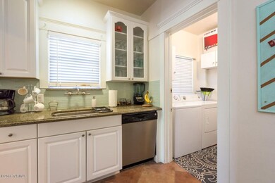 7 Kitchen & laundry room MH