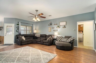 322 Carlisle Dr, Weatherford, TX 76085 - photo 4