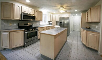 38 Dawn Ct, Wakefield, RI 02879 - photo 3