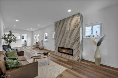 828 Nela View Rd, Cleveland, OH 44112 - photo 2