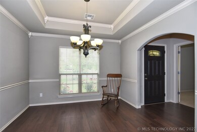 FORMAL DINING