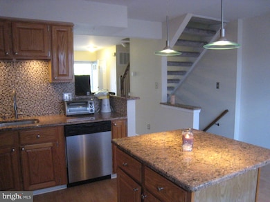 6556 Skylemar Trail, Centreville, VA 20121 - photo 7