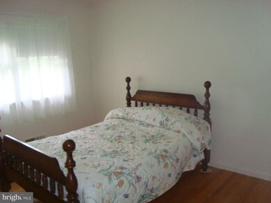 300 N Spring St, Falls Church, VA 22046 - photo 7