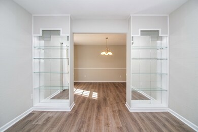 Beautiful built in shelves