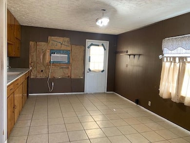 727 Elm St, Minneapolis, KS 67467 - photo 6