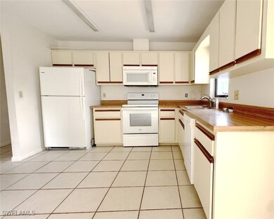 699 110th Ave N unit B, Naples, FL 34108 - photo 7