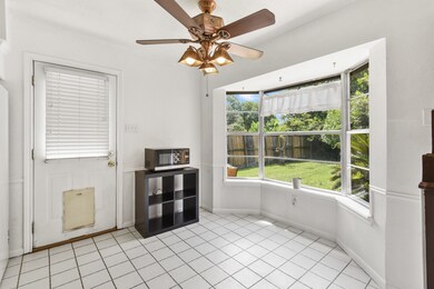 330 Coventry Ln, Alvin, TX 77511 - photo 7