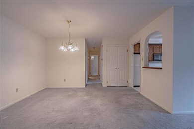 4509 N Hedgerow Dr unit 1, Allentown, PA 18103 - photo 5