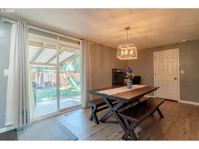 3552 Oak Ridge Ln, Hubbard, OR 97032 - photo 4