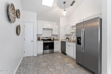 5113 Glen Alan Ct N, Jacksonville, FL 32210 - photo 6