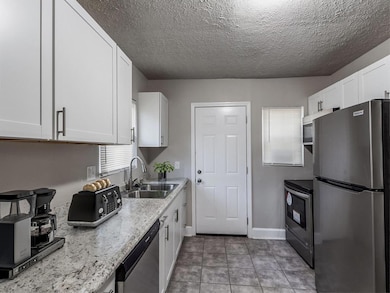 2514 Highland Place, Indianapolis, IN 46208 - photo 4