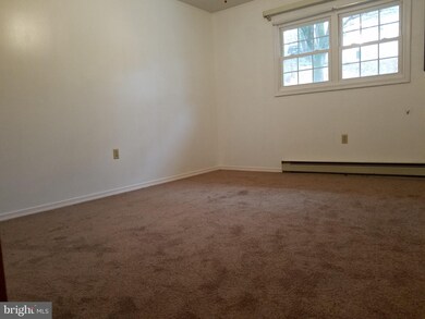 139 Rockwell St unit A, Berkeley Springs, WV 25411 - photo 5
