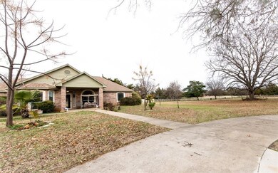 404 E Oakdale St, Keene, TX 76059 - photo 2