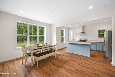 11-web-or-mls-1023-w-laurel-way