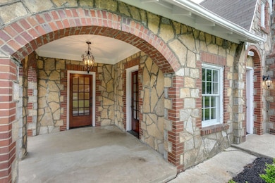 608 S Brittain St, Shelbyville, TN 37160 - photo 5