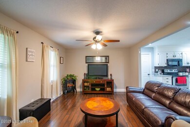 395 Poplar Trace-20