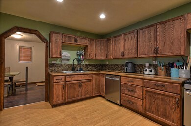 1216 N Douglas Ave, Cleburne, TX 76033 - photo 5