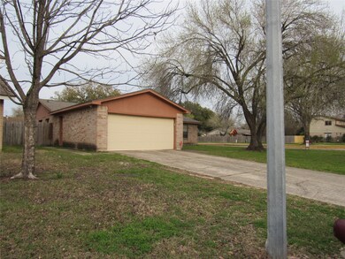 8402 Twin Lamps Ln, Houston, TX 77064 - photo 2