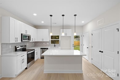 7805 Casa Loma Rd, Charlotte, NC 28269 - photo 2