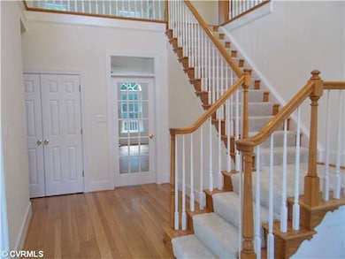 Foyer - Opens to Family Room, Living Room, Dining 