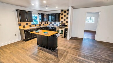 6713 Finch St, Houston, TX 77028 - photo 3