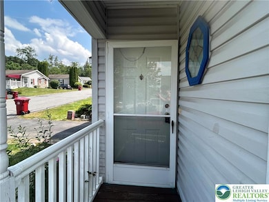 69 Penny Ln, Easton, PA 18040 - photo 4