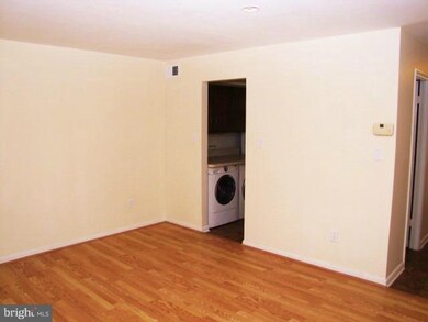 6 Alanbrooke Ct, Towson, MD 21204 - photo 4