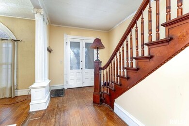 532 W 8th St, Davenport, IA 52803 - photo 6