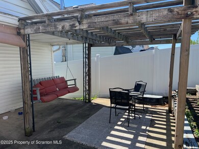 523 N Rebecca Ave, Scranton, PA 18504 - photo 2