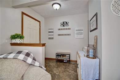 247 Kent Cir NE, New Philadelphia, OH 44663 - photo 4