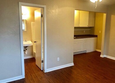 1756 W Main St unit 15, Houston, TX 77098 - photo 4