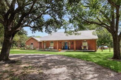5203 Saddle Dr, Needville, TX 77461 - photo 2