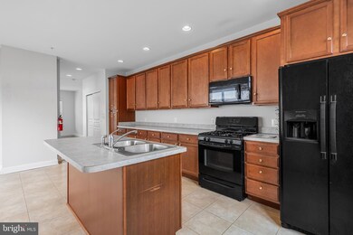 8 Mechanic St, Swedesboro, NJ 08085 - photo 4