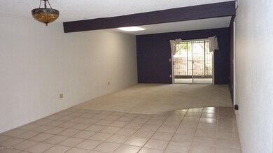 Living room/Dining room