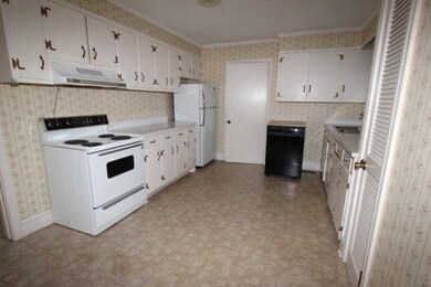 510 N Garden Ave, Siler City, NC 27344 - photo 3