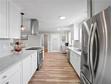 896 Moffatt Cir, Simi Valley, CA 93065 - photo 6