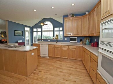 111 Scenery Hill Dr, Canonsburg, PA 15317 - photo 6