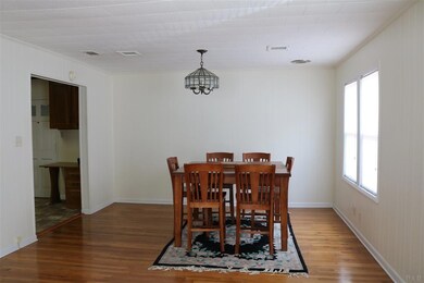 Spacious Dining Area